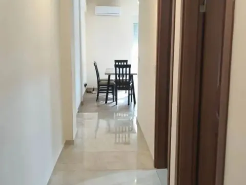 Izdavanje, jednosoban stan, 55m², Stari Aerodrom, Podgorica - image 4