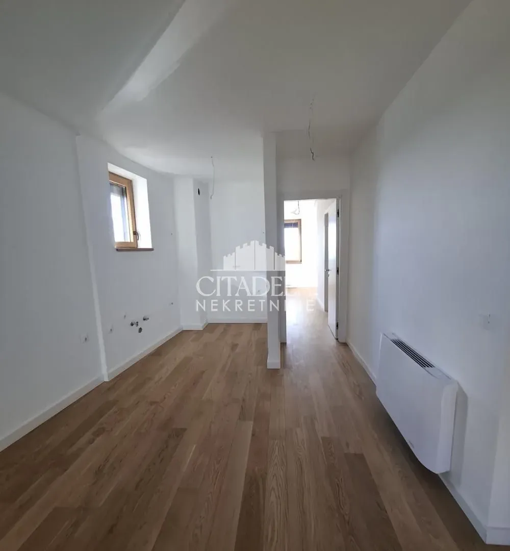 Prodaja, četvorosoban stan, 147m², Čukarica, Beograd