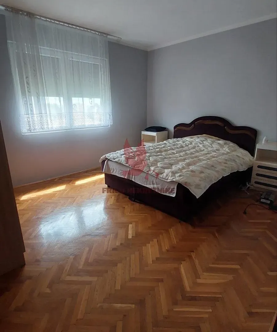 Sale, house, 214m², Mladenovac, Beograd