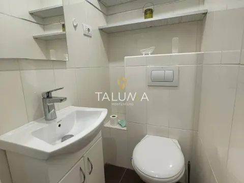 Izdavanje, trosoban stan, 100m², Blok 5, Podgorica - image 11