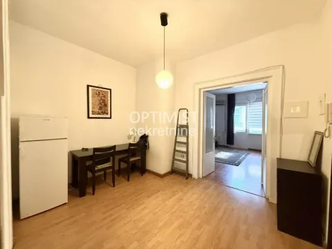 Izdavanje, jednosoban stan, 50m², Vračar Centar, Vračar Sve Podlokacije - image 5