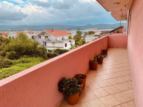 Izdavanje, jednosoban stan, 84m², Tivat, Crna Gora - image 17