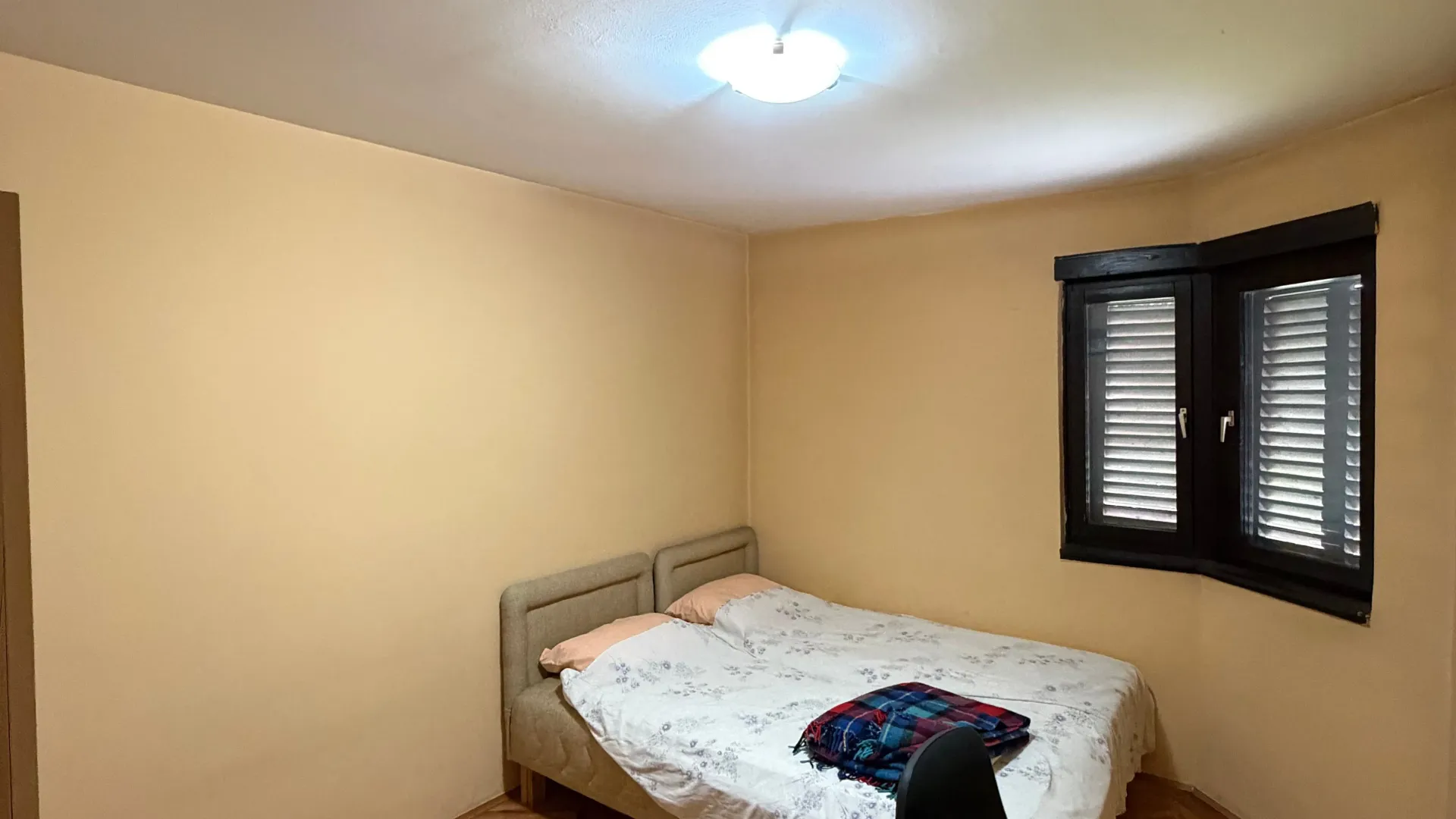 Prodaja, trosoban stan, 92m², Centar, Cetinje