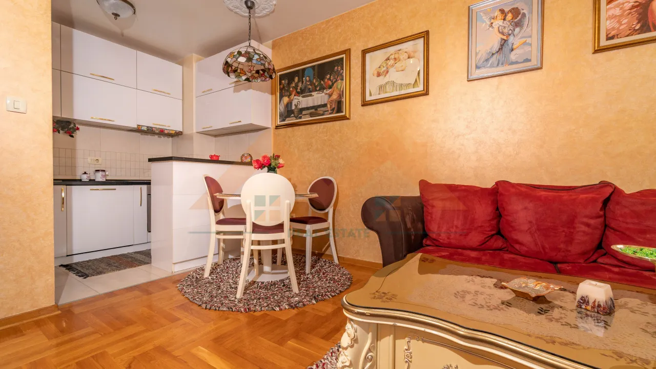 Izdavanje, jednosoban stan, 50m², Pobrežje, Podgorica