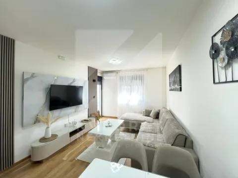Izdavanje, jednosoban stan, 43m², New City, Podgorica - image 4