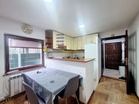 Sale, house, 108m², Uciteljsko Naselje, Zvezdara Sve Podlokacije - image 4