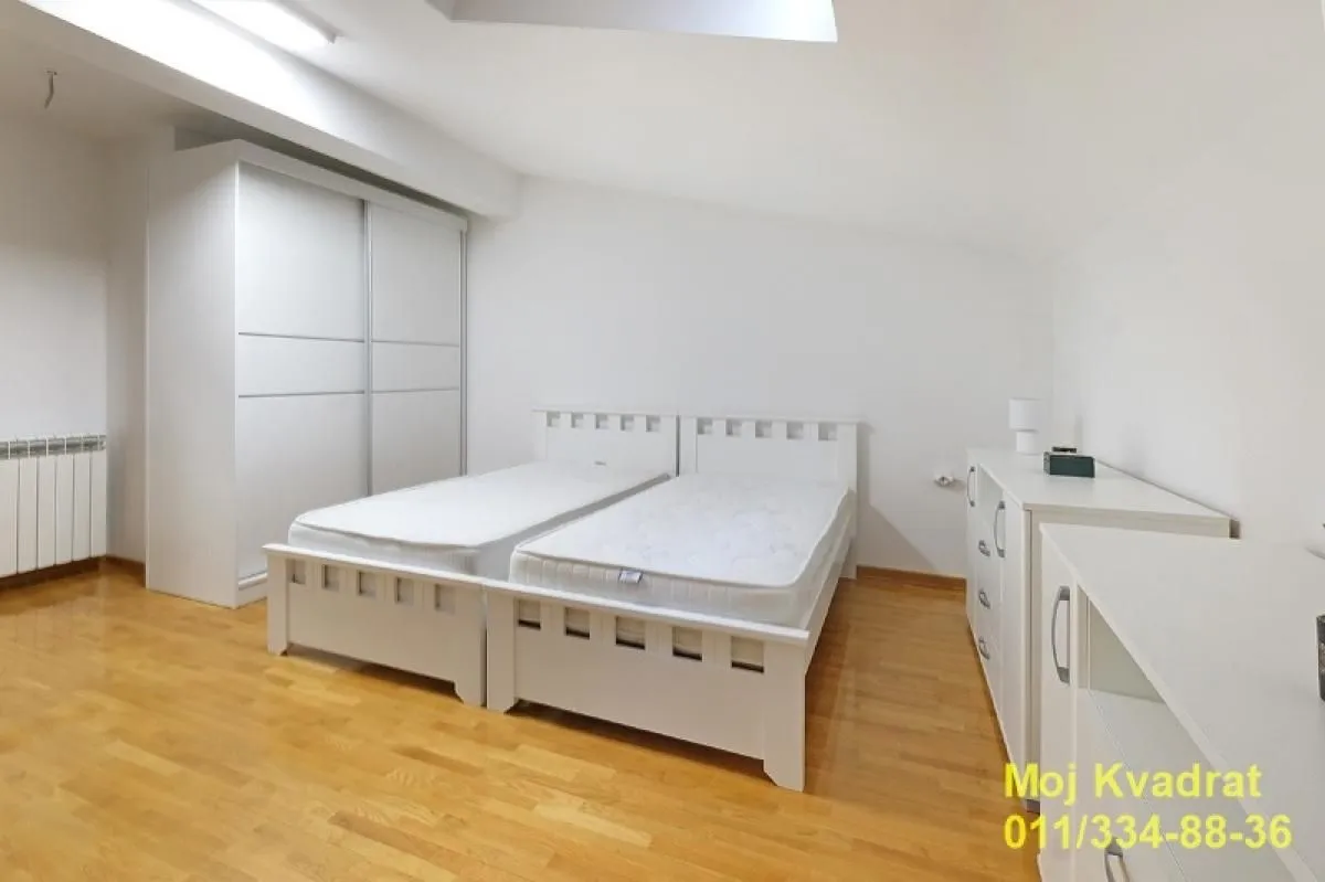 Izdavanje, trosoban stan, 87m², Slavujev Venac, Zvezdara Sve Podlokacije
