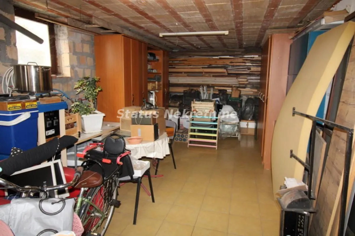 Prodaja, kuća, 230m², Adice, Novi Sad Sve Podlokacije