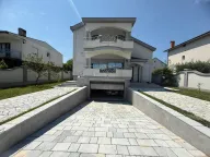 Izdavanje, kuća, 320m², Podgorica, Crna Gora - image 20