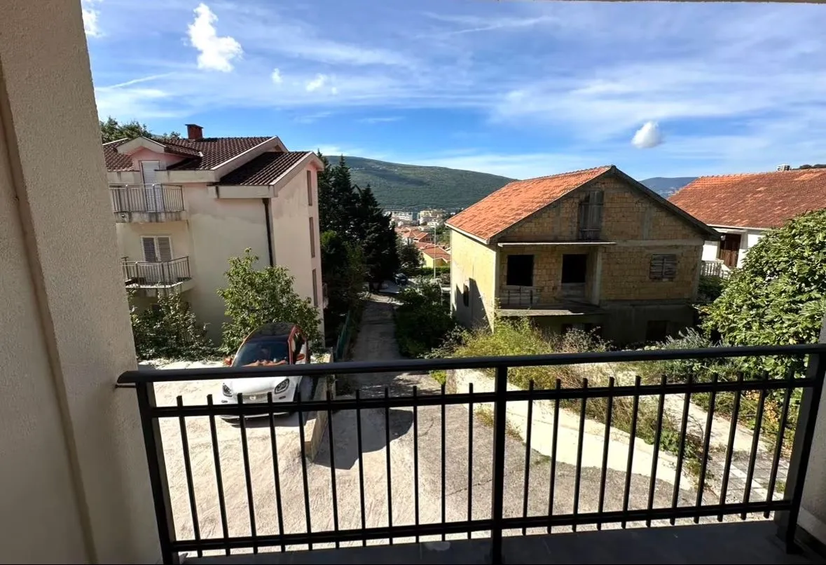 Prodaja, jednosoban stan, 43m², Đenovići, Herceg Novi