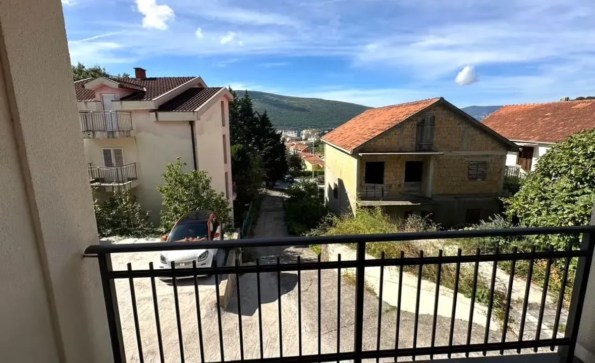 Prodaja, jednosoban stan, 43m², Đenovići, Herceg Novi