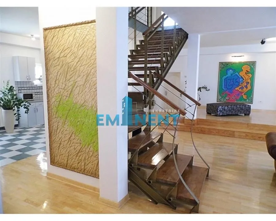 Rent, house, 400m², Voždovac Sve Podlokacije, Beograd