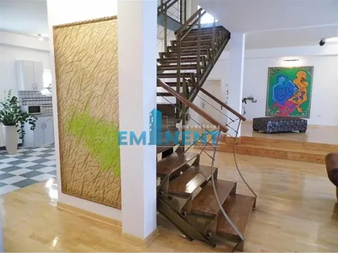 Izdavanje, kuća, 400m², Voždovac Sve Podlokacije, Beograd - image 4