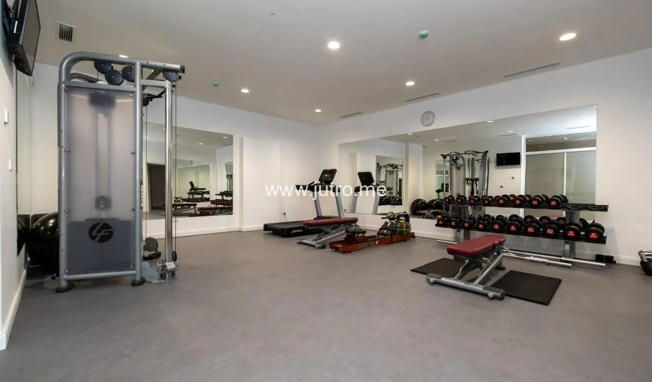 Prodaja, dvosoban stan, 103m², Centar, Tivat