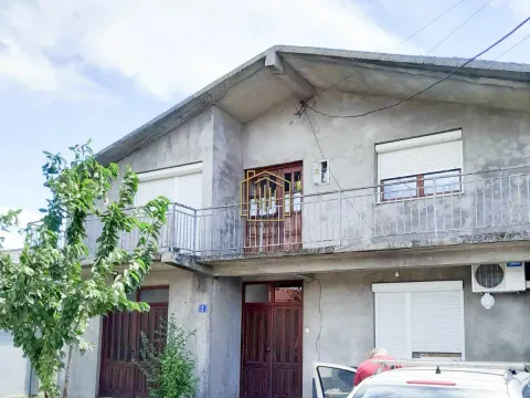 Izdavanje, kuća, 200m², Zagorič, Podgorica