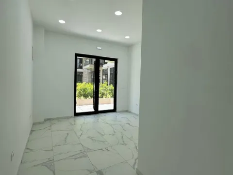 Rent, office space, 50m², Tivat, Crna Gora - image 1