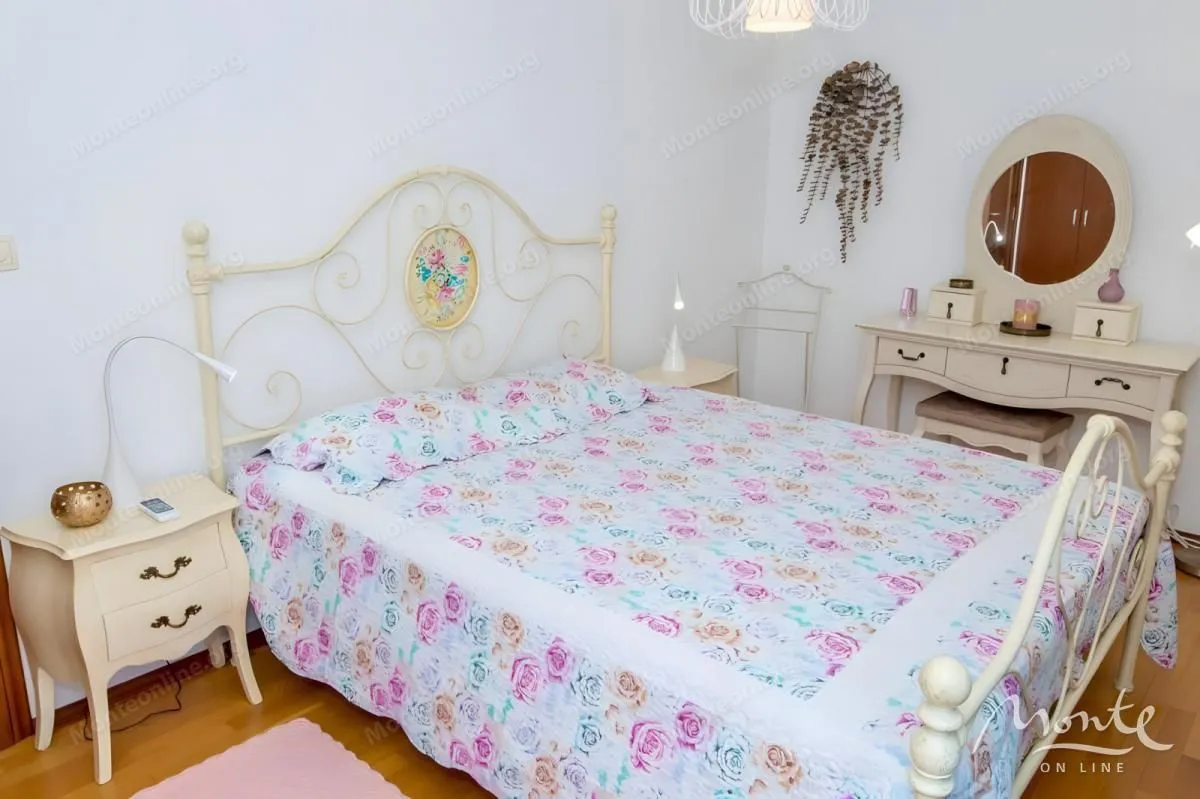 Sale, one bedroom apartment, 65m², Petrovac, Budva
