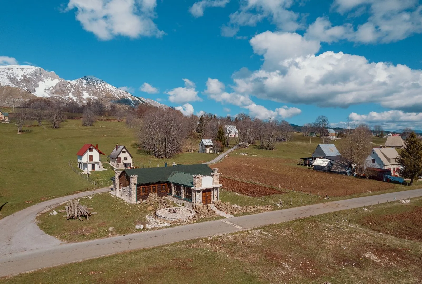 Sale, office space, 300m², Žabljak, Crna Gora