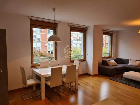 Izdavanje, trosoban stan, 83m², Vračar Hram, Vračar Sve Podlokacije - image 4