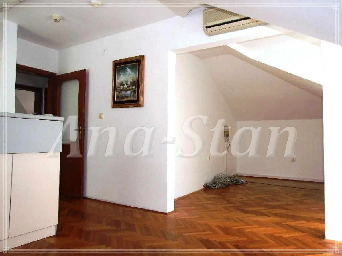 Rent, office space, 250m², Zemun Sve Podlokacije, Beograd