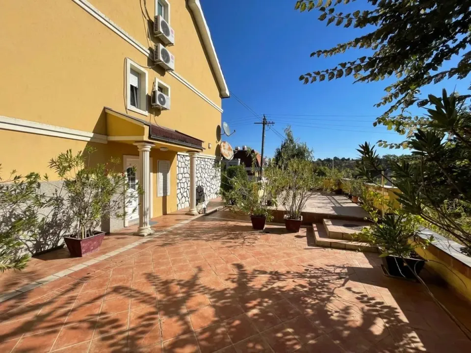 Prodaja, kuća, 240m², Sremski Karlovci, Novi Sad
