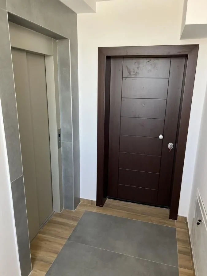 Prodaja, stan, 207m², Telep, Novi Sad Sve Podlokacije