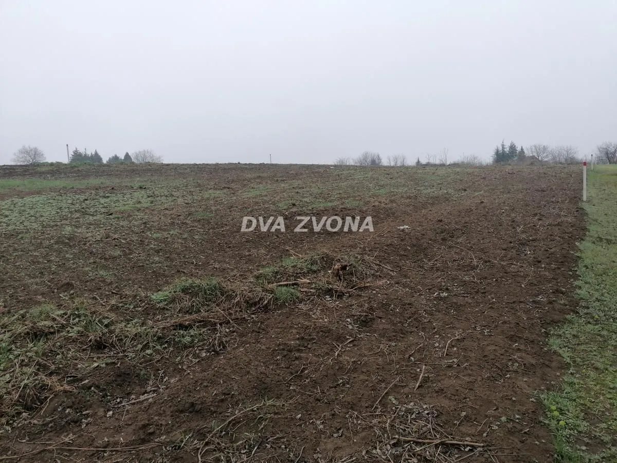 Prodaja, plac, 3300m², Novi Slankamen, Inđija