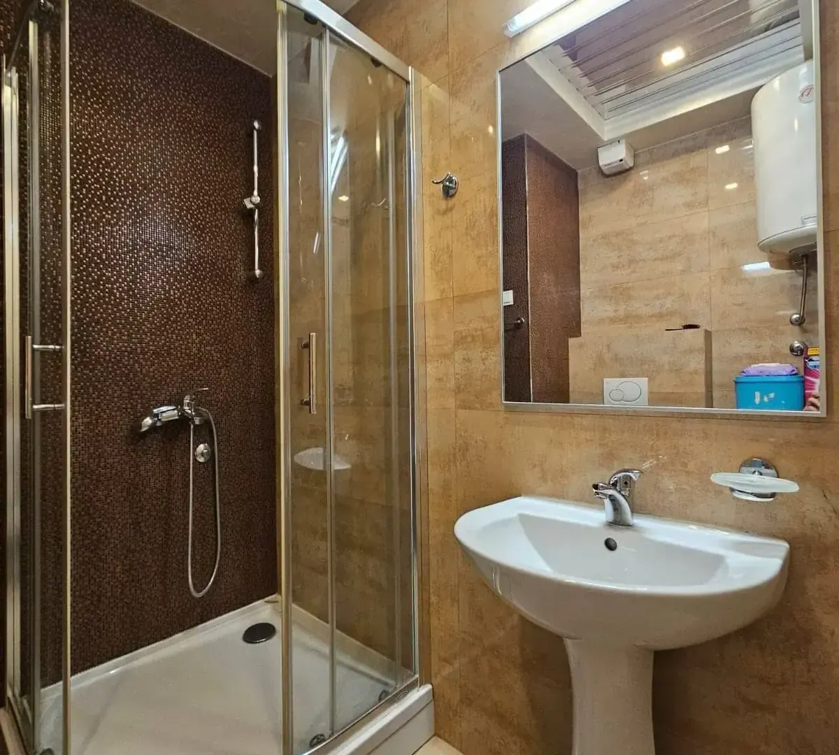 Prodaja, trosoban stan, 90m², Rozino, Budva