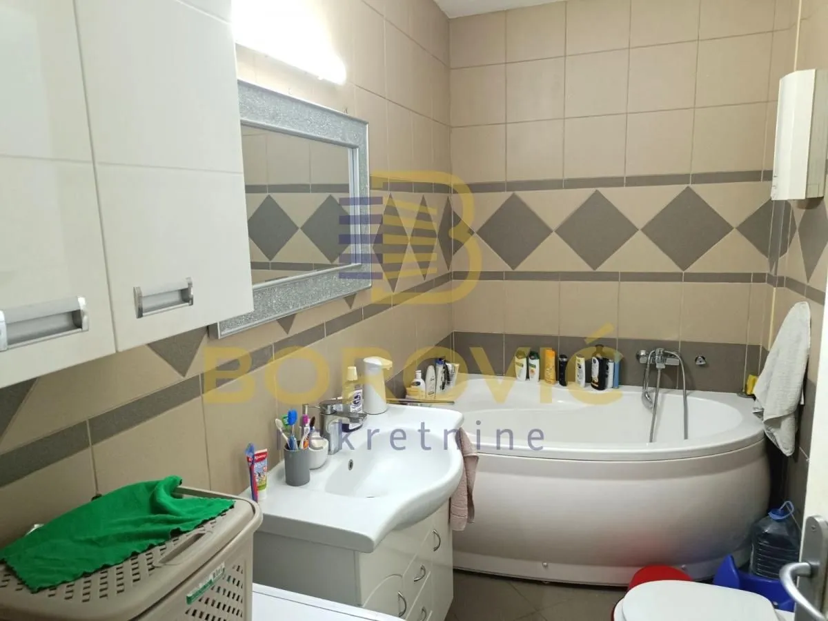 Prodaja, četvorosoban stan, 96m², Labudovo Brdo, Beograd