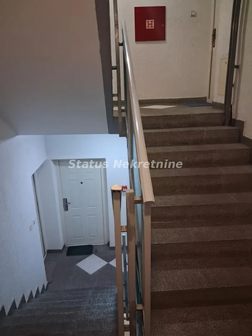 Izdavanje, jednosoban stan, 35m², Centar, Novi Sad
