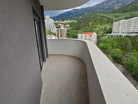 Sale, one bedroom apartment, 43m², Bečići, Budva - image 10