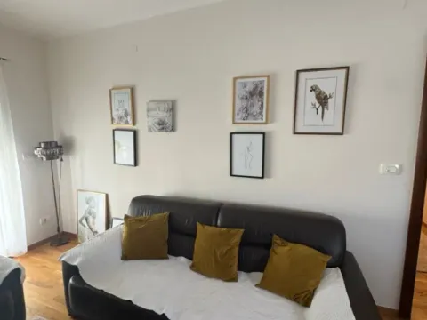 Izdavanje, jednosoban stan, 44m², City Kvart, Podgorica - image 2