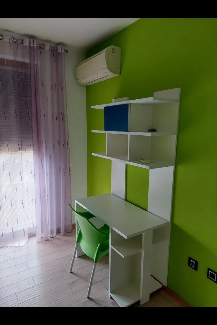 Izdavanje, trosoban stan, 140m², Preko Morače, Podgorica