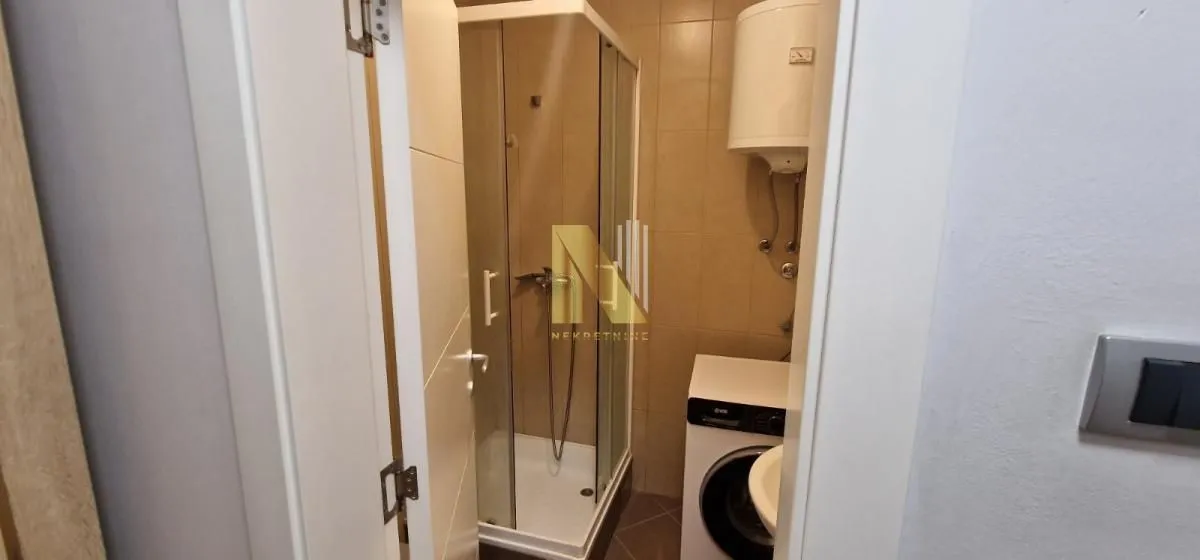 Izdavanje, dvosoban stan, 41m², Grbavica, Novi Sad Sve Podlokacije