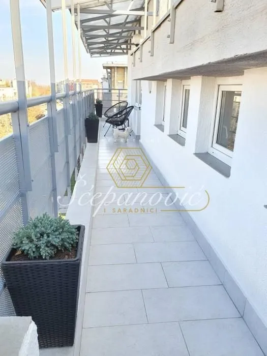 Prodaja, trosoban stan, 113m², Nova Detelinara, Novi Sad Sve Podlokacije