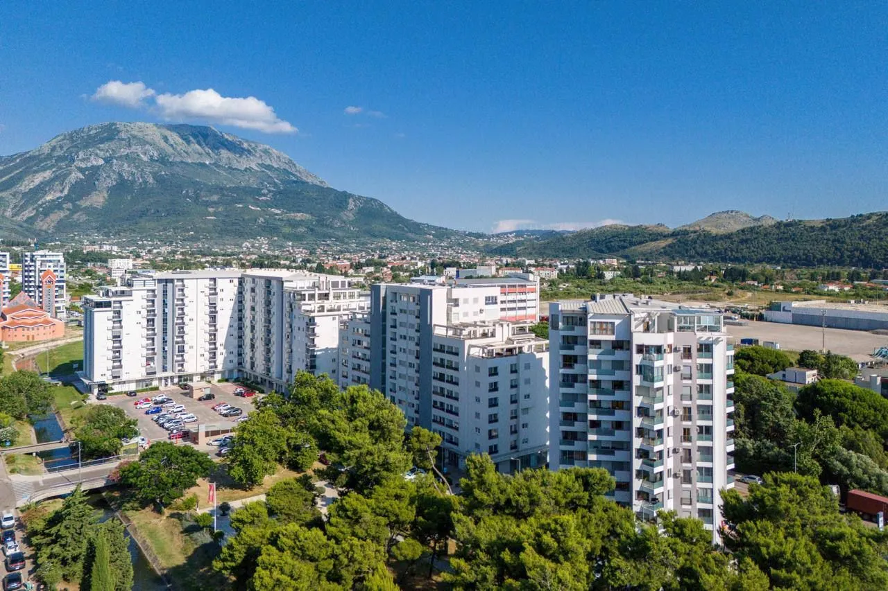 Prodaja, jednosoban stan, 53m², Centar, Bar