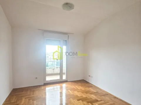Prodaja, dvosoban stan, 70m², Blok 9, Podgorica - image 11