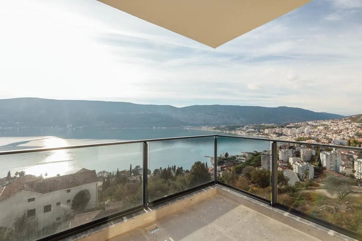 Prodaja, trosoban stan, 119m², Herceg Novi, Crna Gora