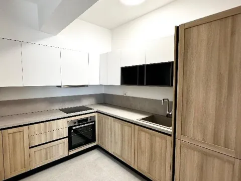 Izdavanje, četvorosoban stan, 127m², Master Kvart, Podgorica - image 3