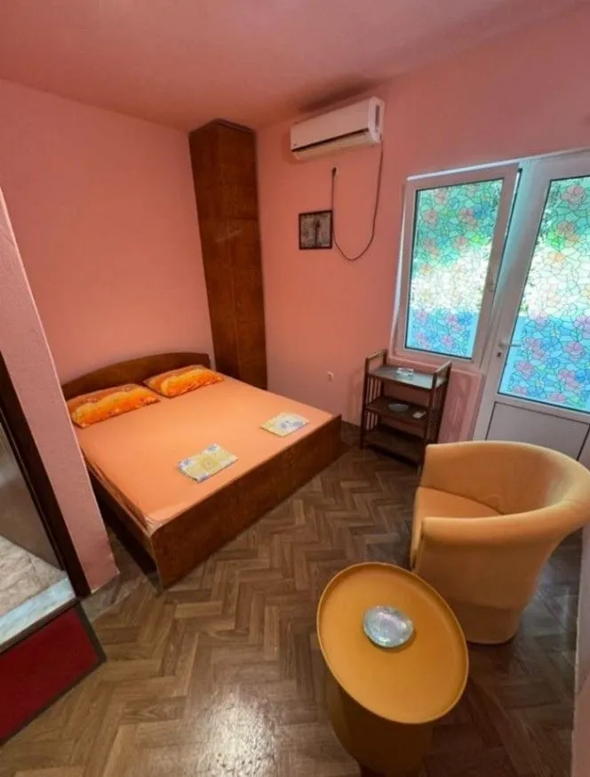 Izdavanje, garsonjera, 25m², Donja Lastva, Tivat