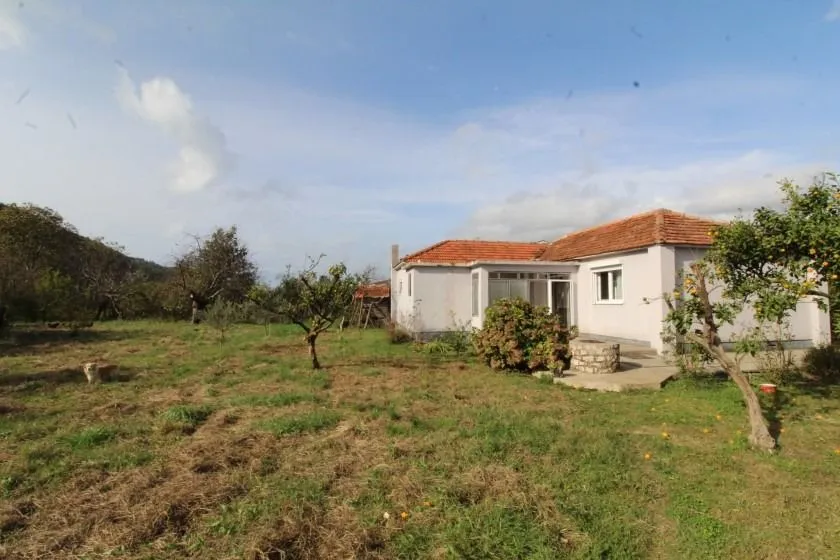 Prodaja, kuća, 106m², Polje, Bar