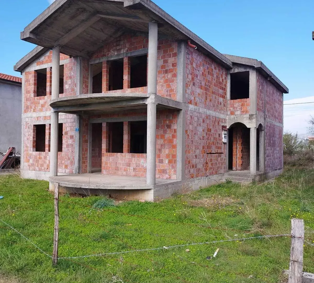 Prodaja, kuća, 300m², Podgorica, Crna Gora