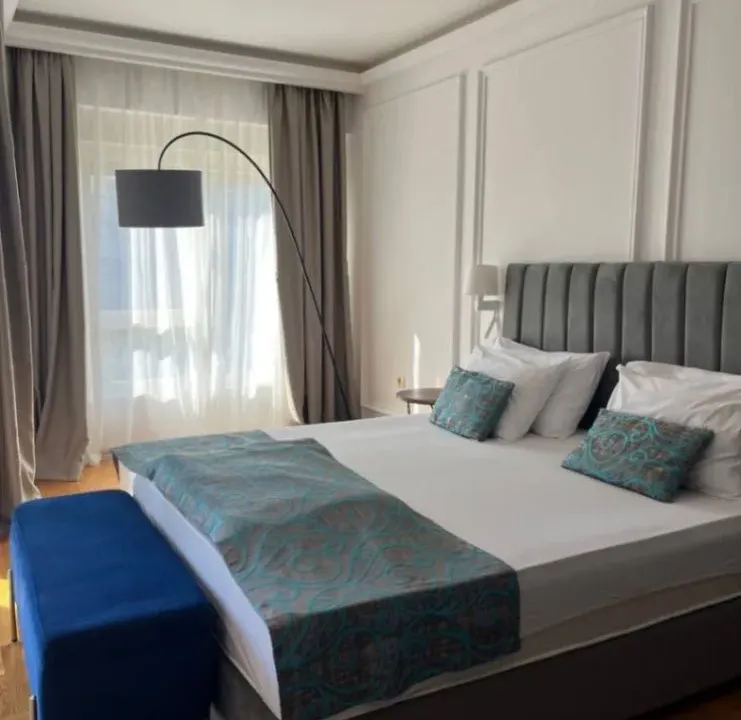 Izdavanje, garsonjera, 34m², Bečići, Budva