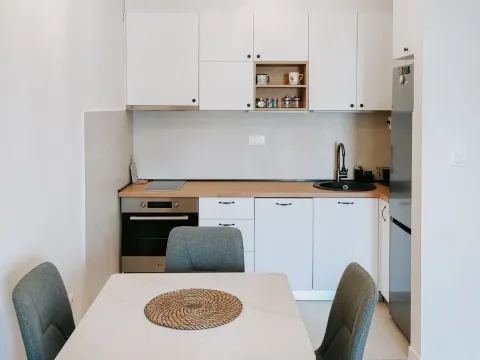 Rent, one bedroom apartment, 40m², Pobrežje, Podgorica - image 1