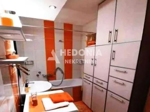 Rent, two bedroom apartment, 65m², Stari Grad, Beograd - image 10
