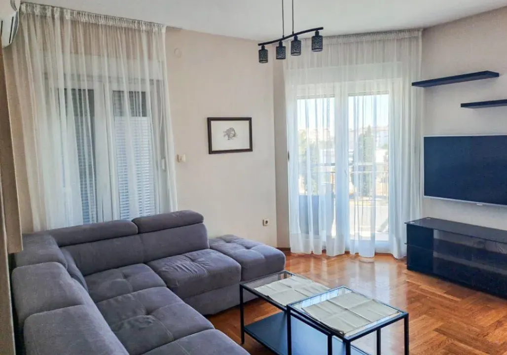 Izdavanje, dvosoban stan, 65m², Zabjelo, Podgorica