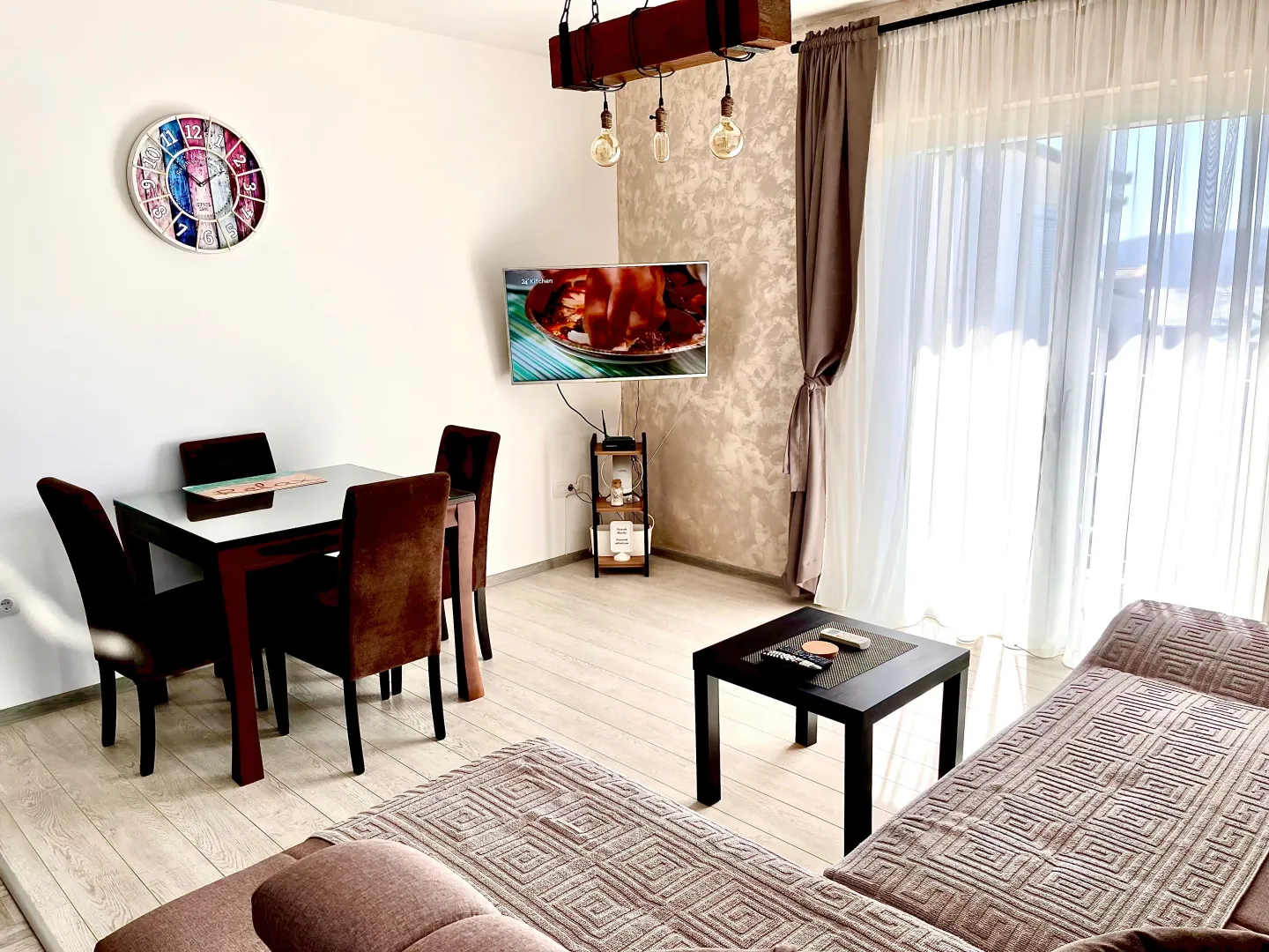 Izdavanje, jednosoban stan, 45m², Kalimanj, Tivat