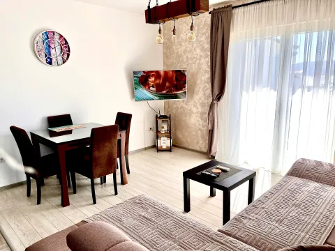 Izdavanje, jednosoban stan, 45m², Kalimanj, Tivat - image 12
