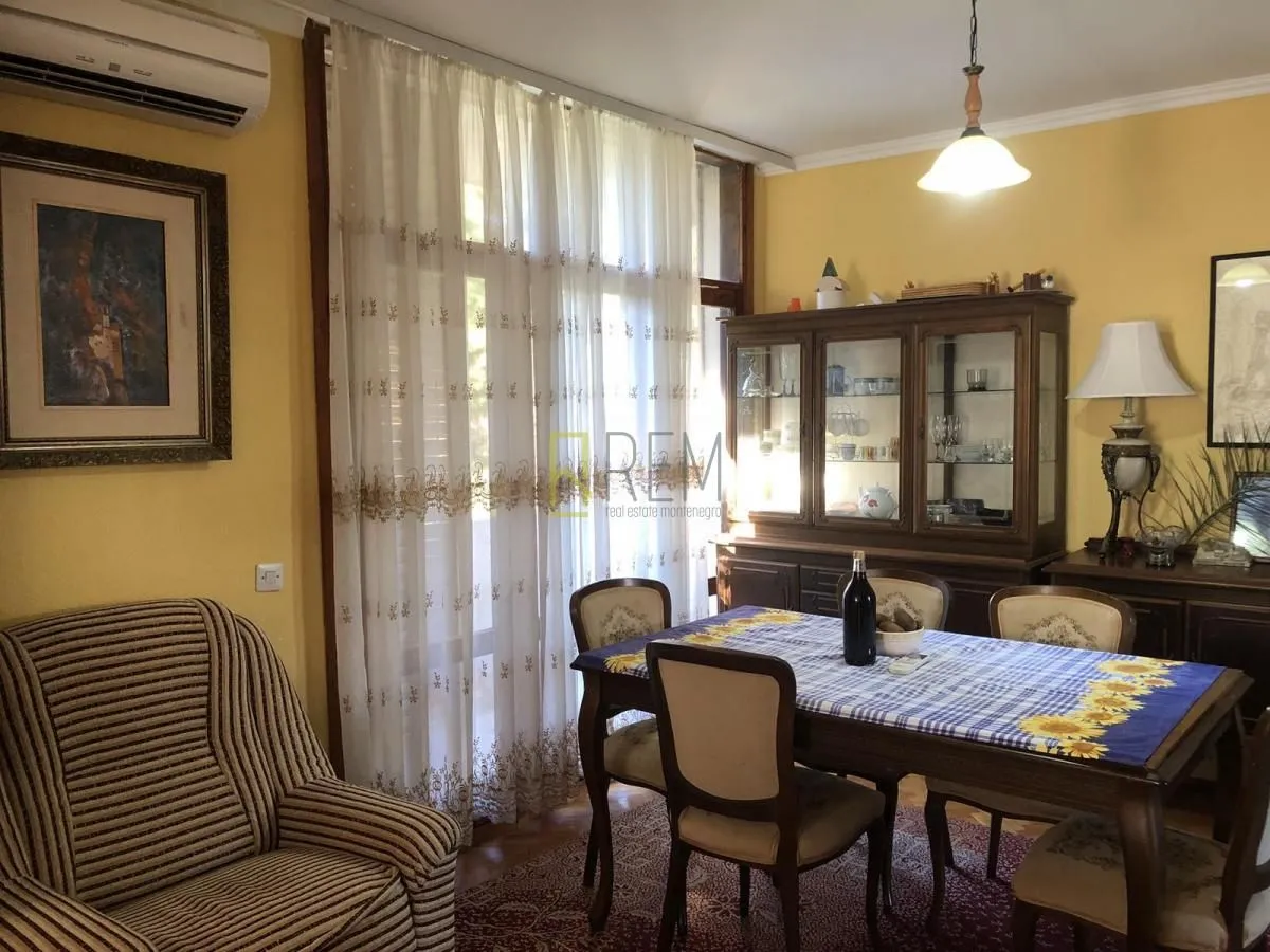 Sale, house, 300m², Šušanj, Bar