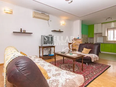 Izdavanje, jednosoban stan, 105m2, Danilovgrad Izdavanje, jednosoban stan, 105m2, Danilovgrad